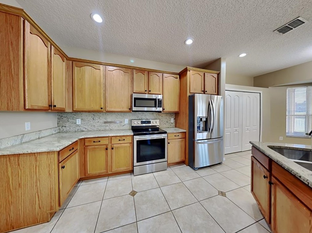 1538 Amaryllis Cir, Orlando FL  32825-7433 exterior