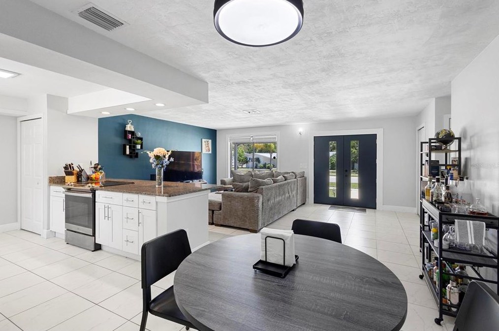 674 Wing Ter, Deltona FL  32725-7038 exterior