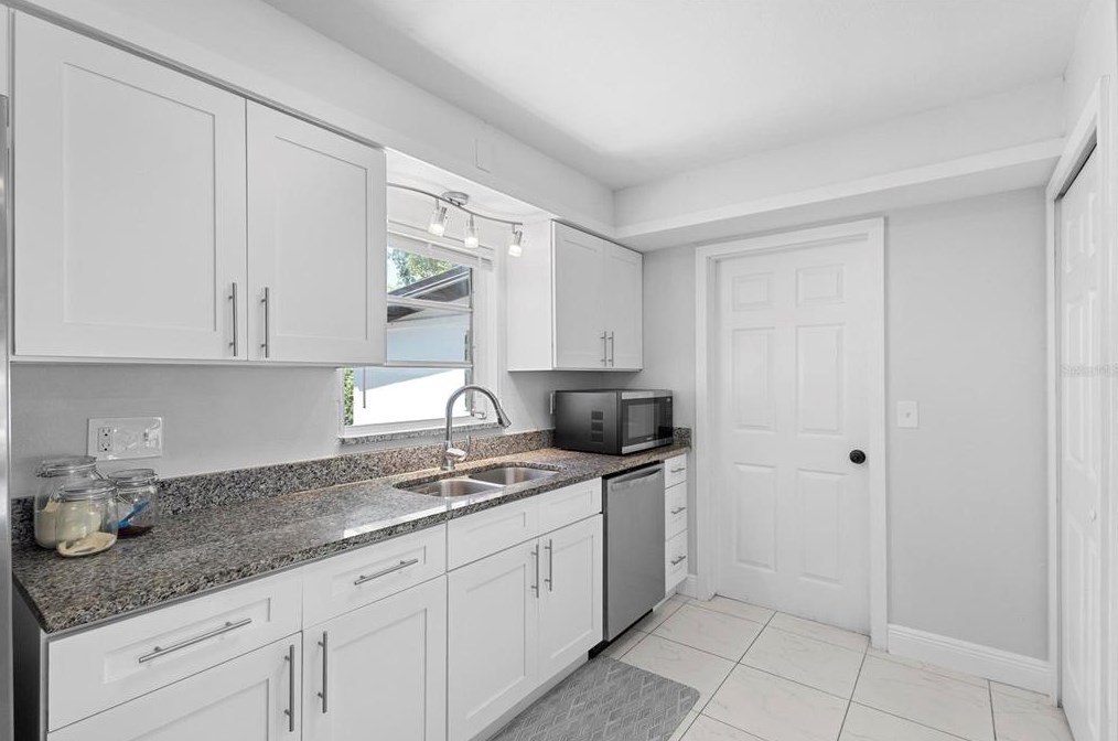 674 Wing Ter, Deltona FL  32725-7038 exterior