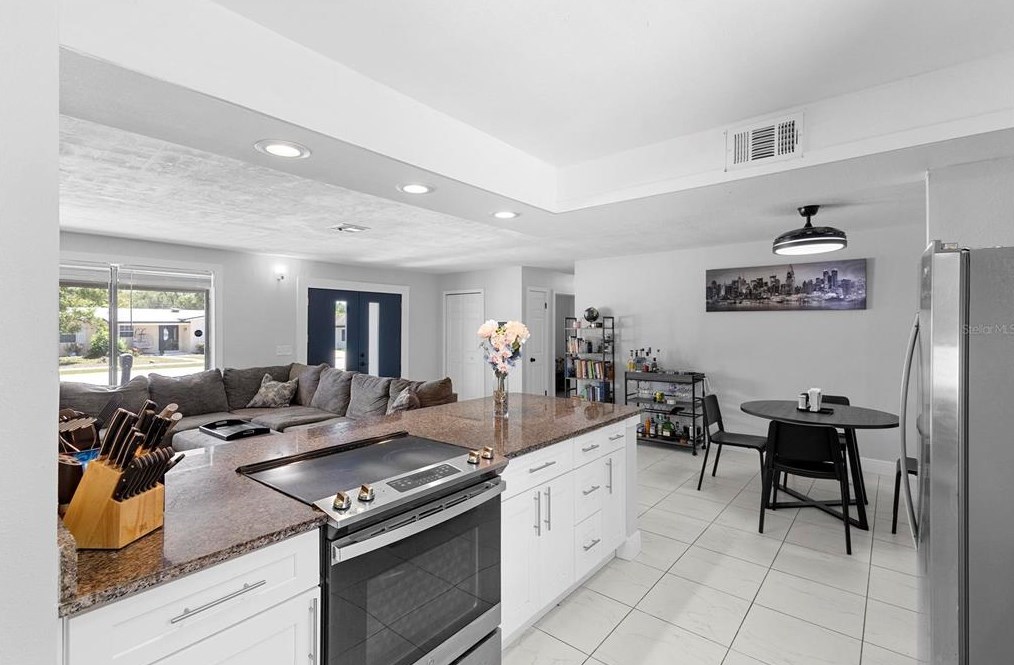 674 Wing Ter, Deltona FL  32725-7038 exterior