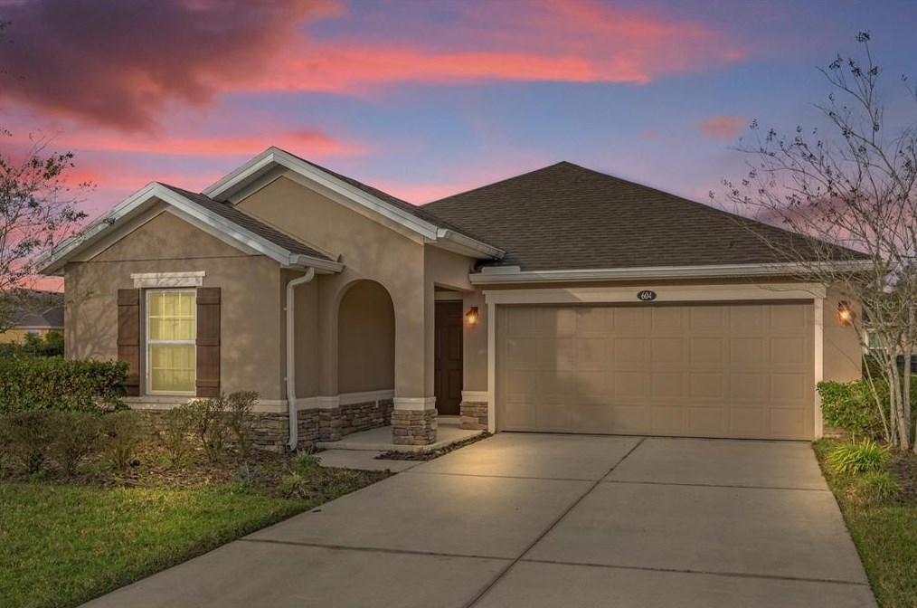 604 Champion Ridge Dr, Daytona Beach, FL 32124