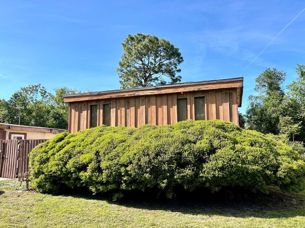 221 E Fern Dr, Orange City, FL 32763