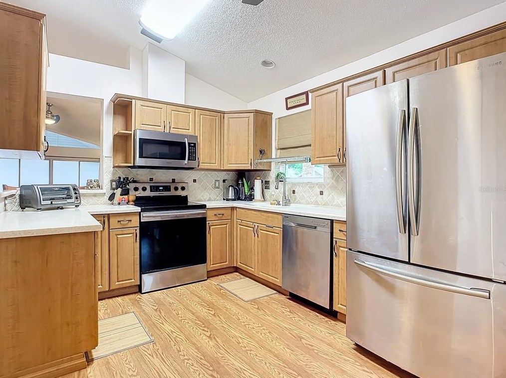 38 Old Macon Dr, Ormond Beach FL  32174-7399 exterior