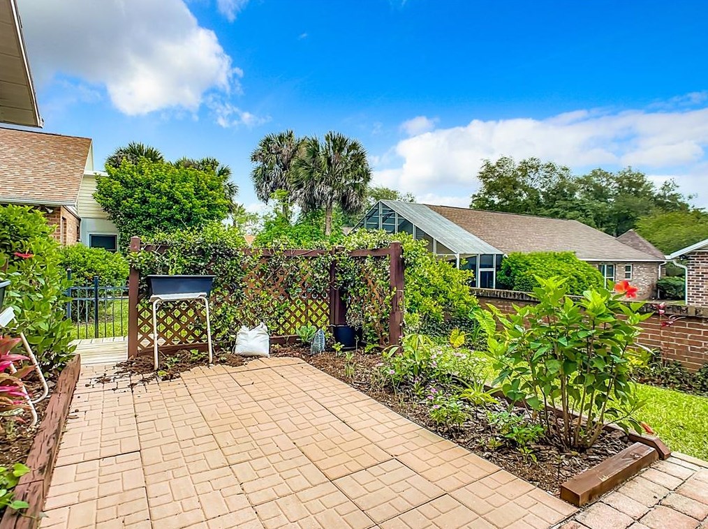 38 Old Macon Dr, Ormond Beach FL  32174-7399 exterior