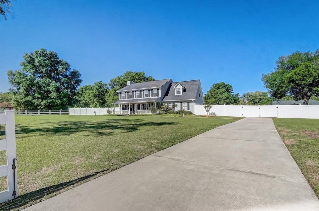 25150 Rolling Oak Rd, Mount Plymouth, FL 32776-8764