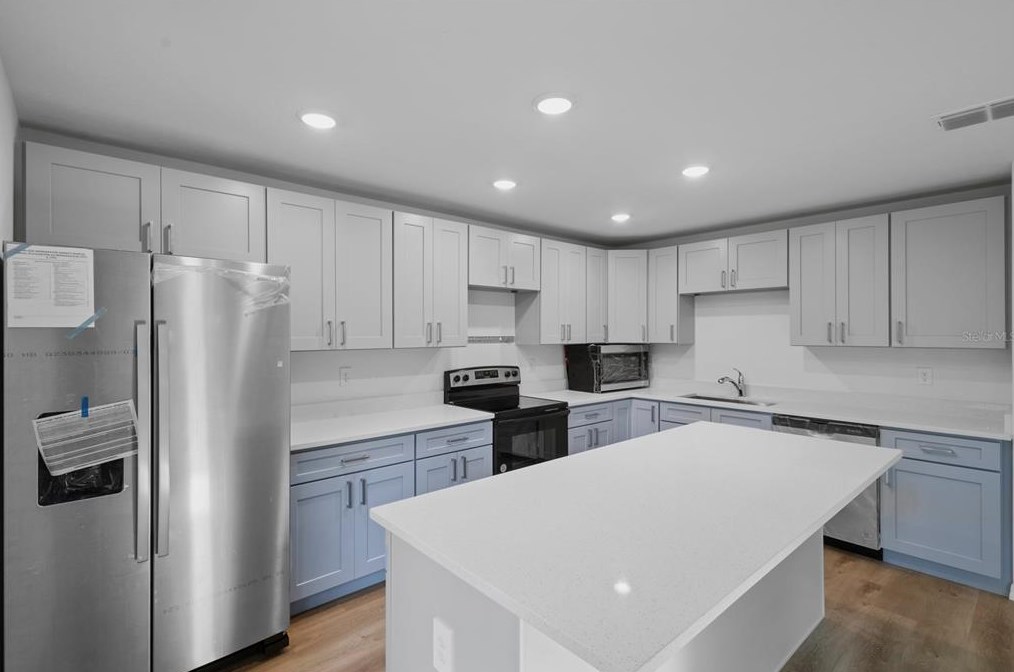 233 E 16th St, Apopka, FL 32703
