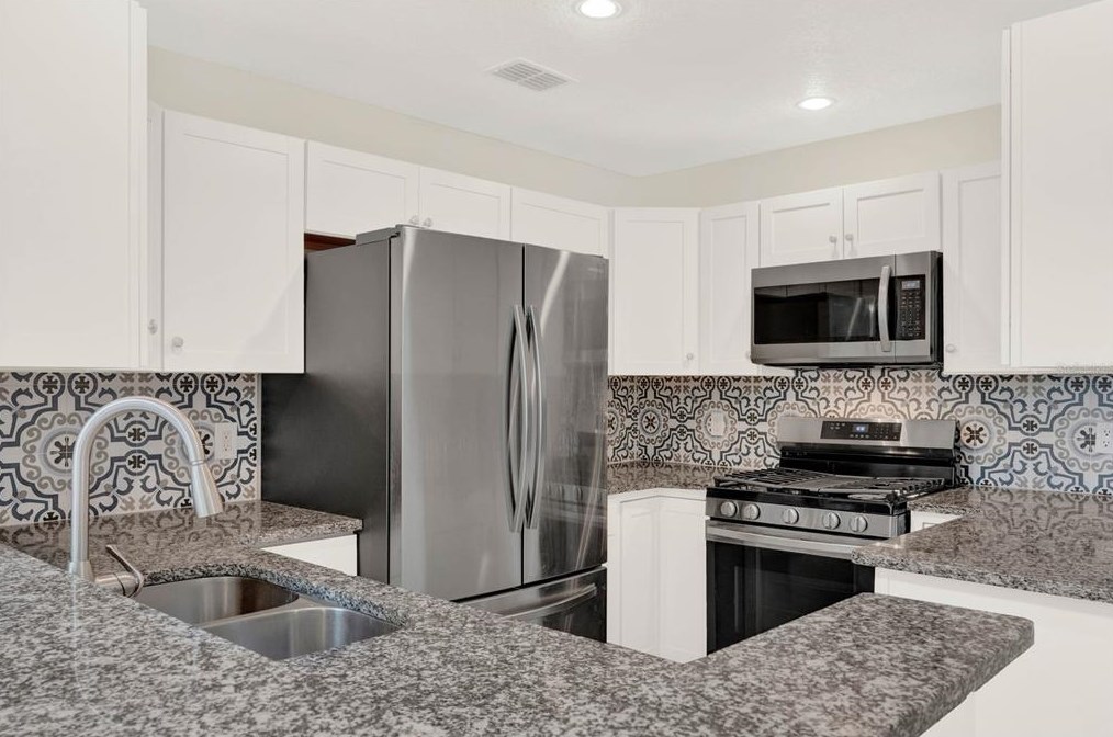 1416 Eagle Ln, Winter Garden FL  34787-4261 exterior