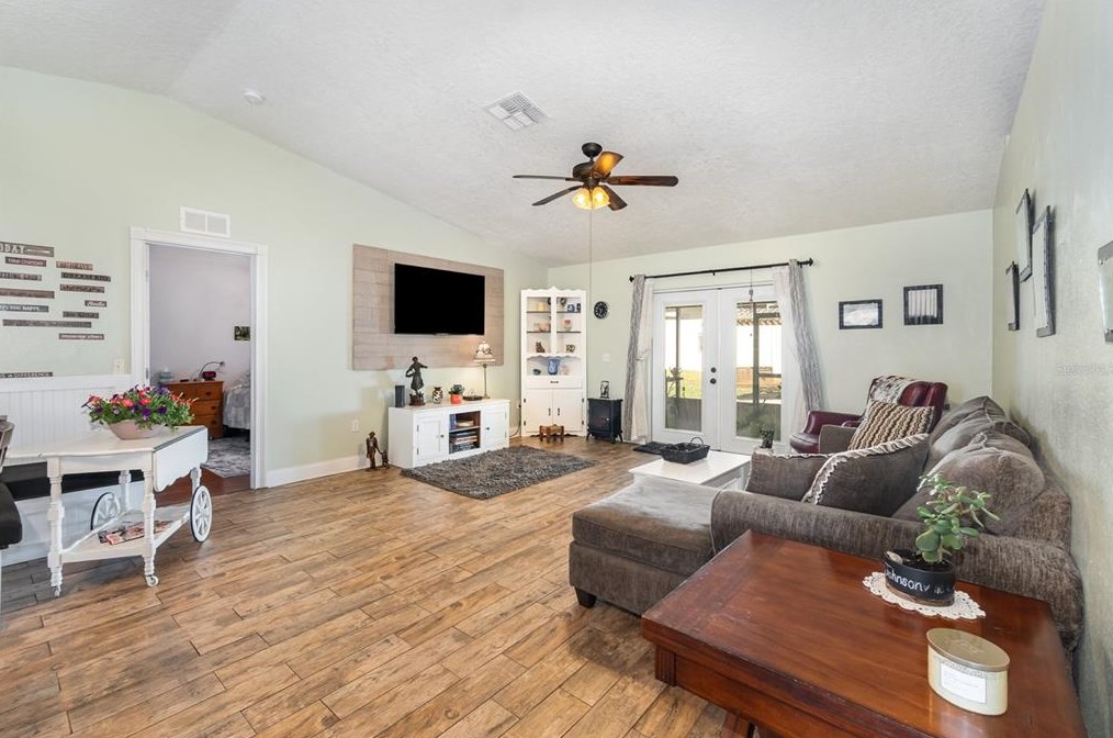 3507 Stonefield Dr, Orlando FL  32826-4286 exterior