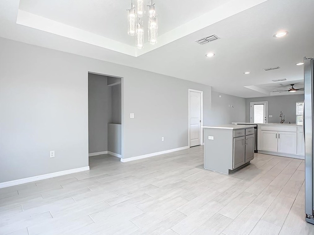 2532 Sabal Palm Dr, Edgewater FL  32141-4916 exterior