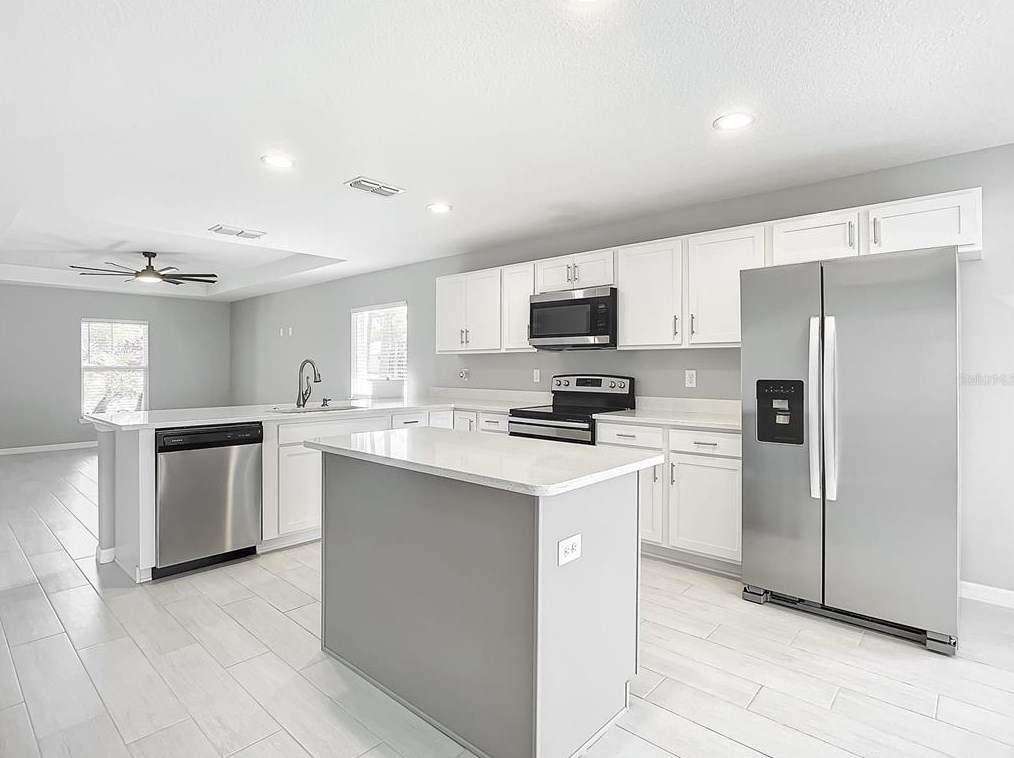 2532 Sabal Palm Dr, Edgewater FL  32141-4916 exterior