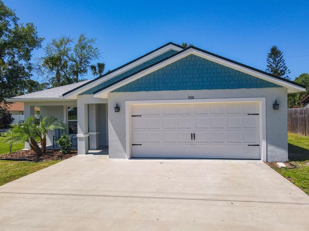 2532 Sabal Palm Dr, Edgewater FL  32141-4916 exterior
