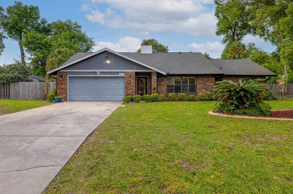 717 Briarcrest Dr, Orange City, FL 32763-7635