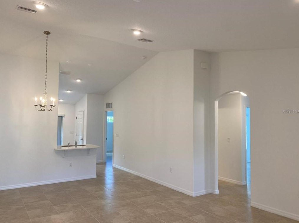 10 Pontiac Ln, Palm Coast, FL 32164-6749