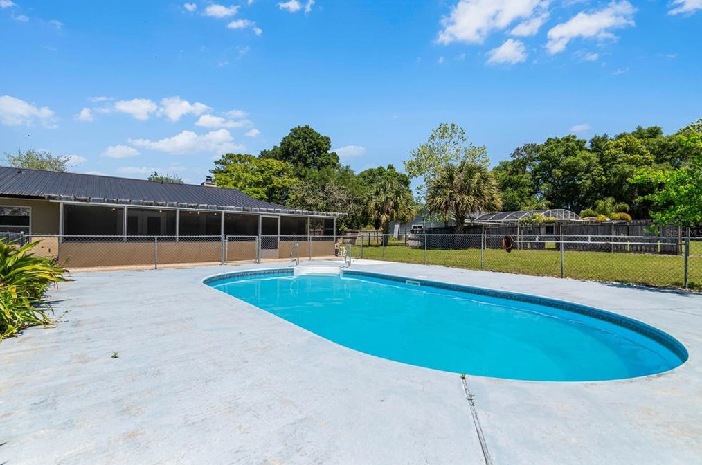 1650 W Beresford Rd, Deland, FL 32720