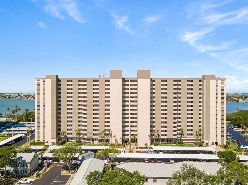 7050 Sunset Dr S #302, Saint Petersburg, FL 33707