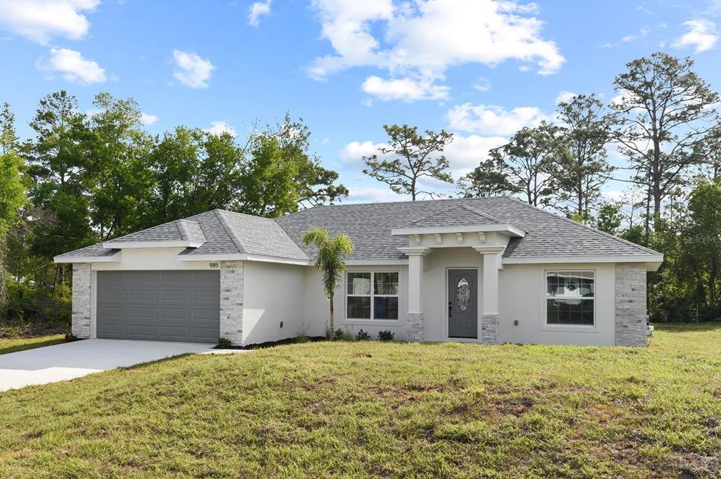 985 9th Ave, Deland, FL 32724-3363