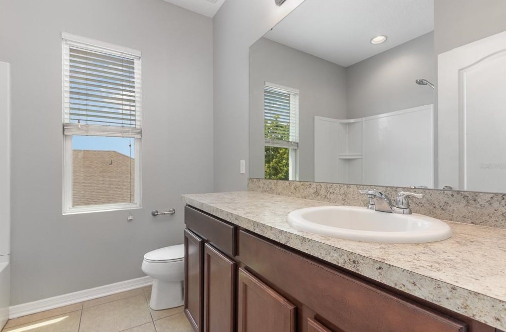 3291 Zander Dr, Grand Island FL  32735-9019 exterior