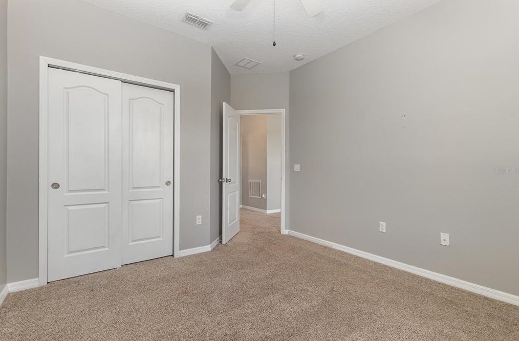 3291 Zander Dr, Grand Island FL  32735-9019 exterior