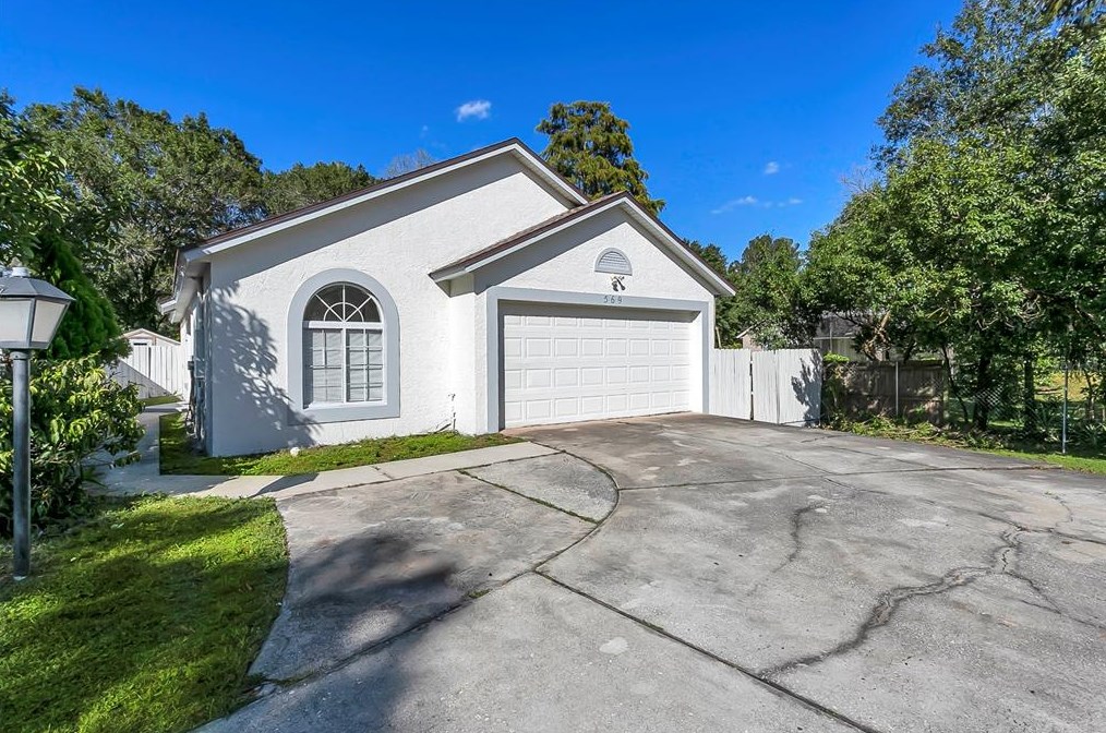569 Southern Charm Dr, Orlando, FL 32807-5076