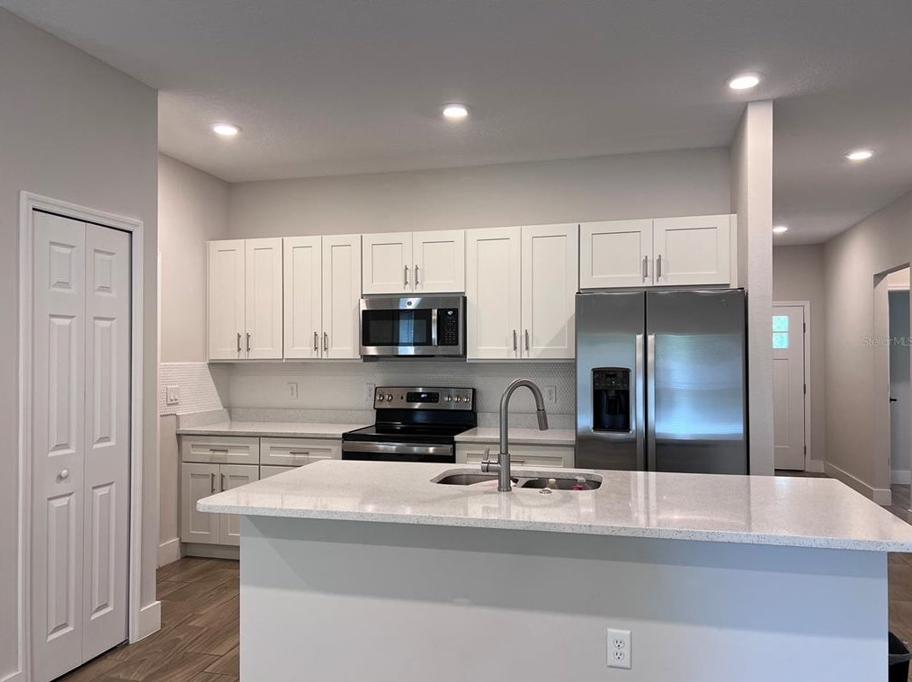 140 17th St, Apopka FL  32703-7119 exterior