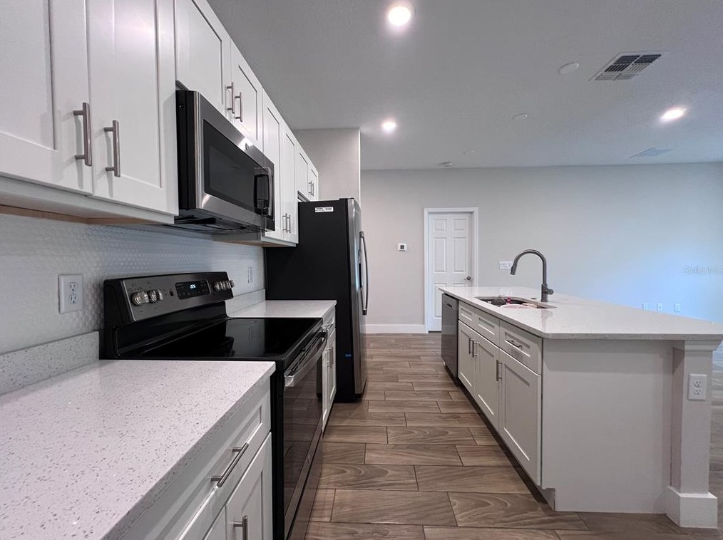 140 17th St, Apopka FL  32703-7119 exterior