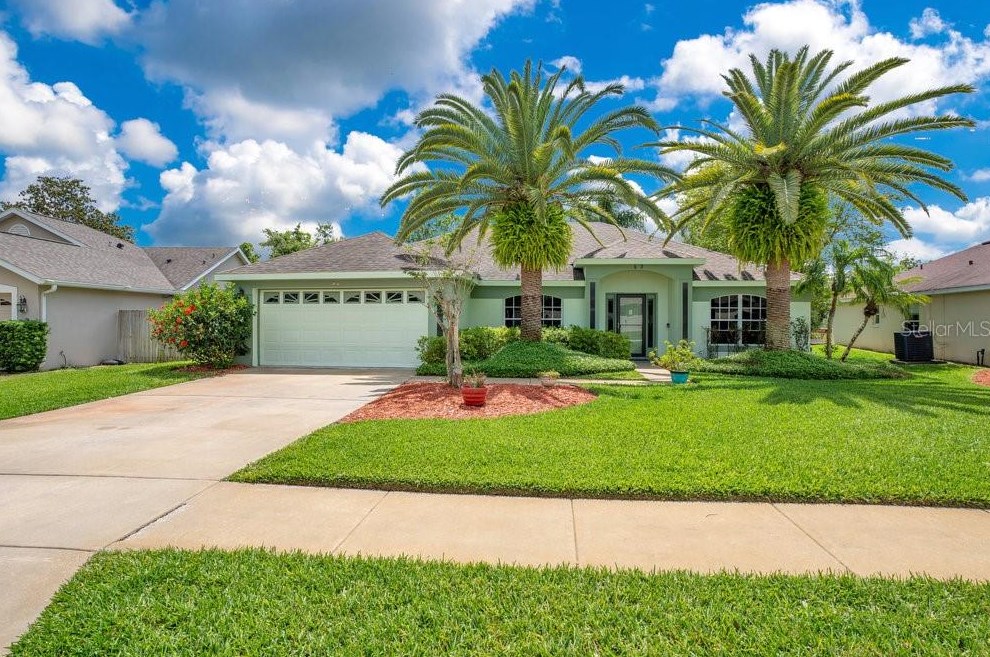 19 Spring Ridge Dr, De Bary, FL 32713