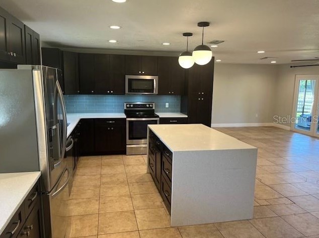 102 Par Pl, Lake Mary FL  32746-4205 exterior