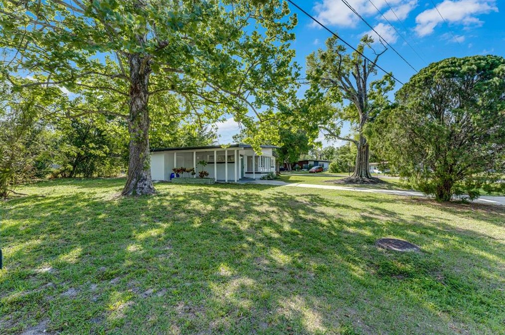 100 Pinecrest Dr, Sanford FL  32773-5446 exterior