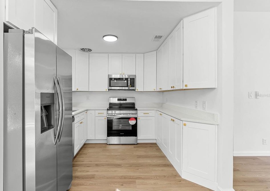 100 Pinecrest Dr, Sanford FL  32773-5446 exterior