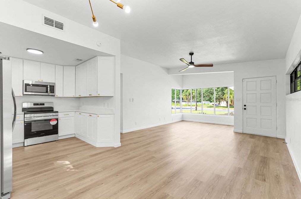 100 Pinecrest Dr, Sanford FL  32773-5446 exterior