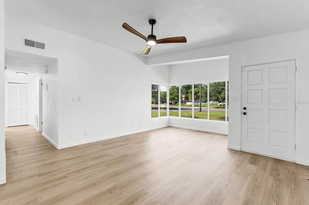 100 Pinecrest Dr, Sanford FL  32773-5446 exterior