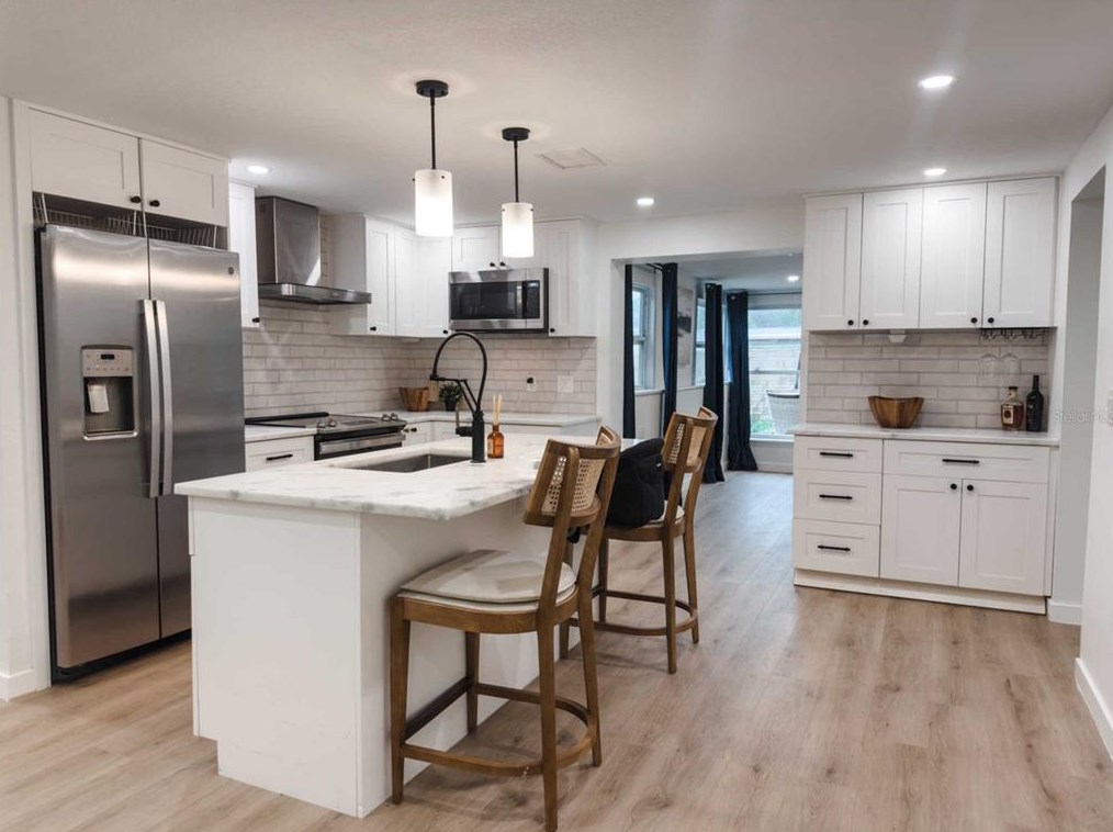 1332 Florida Ave, Palm Harbor FL  34683-4521 exterior