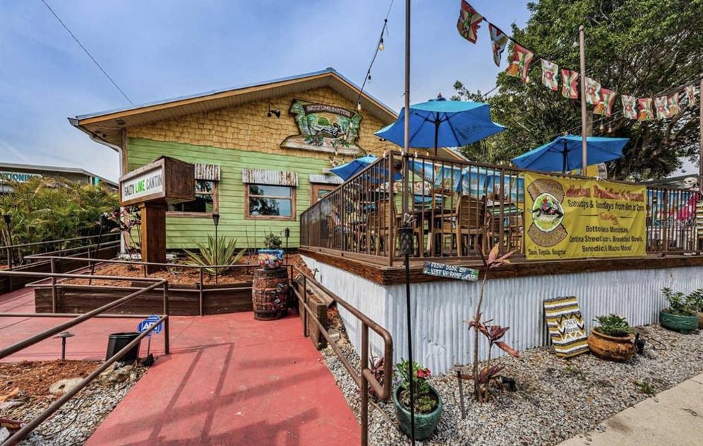 1332 Florida Ave, Palm Harbor FL  34683-4521 exterior