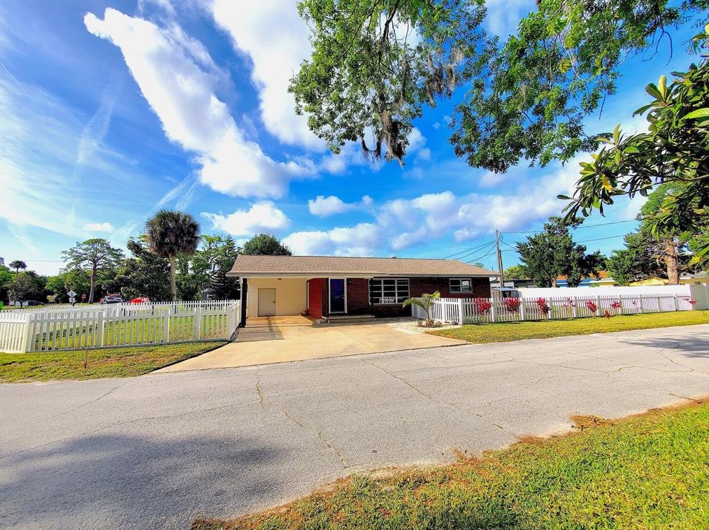 114 Bay St, New Smyrna, FL 32168
