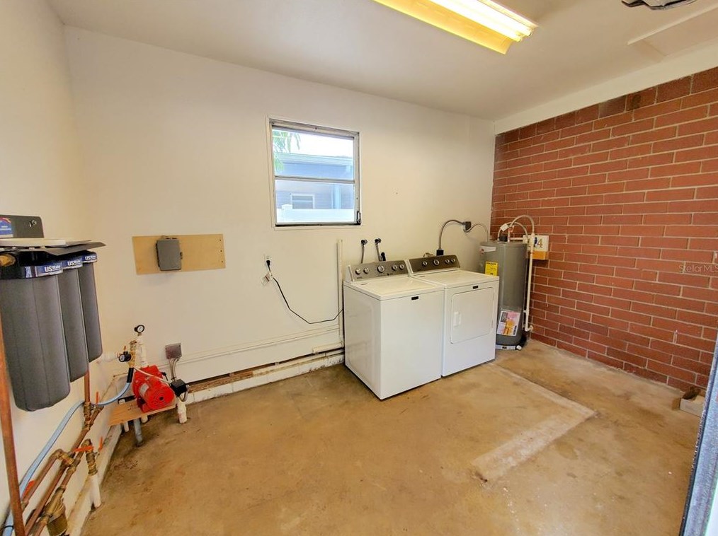 114 Bay St, New Smyrna FL 32168-8104 exterior