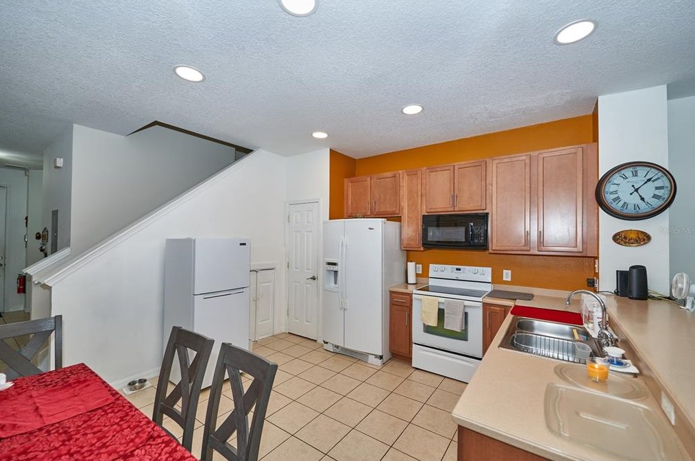 5104 Dominica Dr, Kissimmee FL  34746-5598 exterior