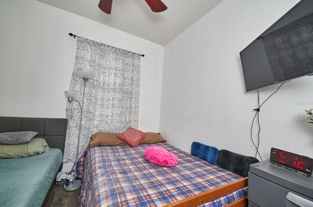 5104 Dominica Dr, Kissimmee FL  34746-5598 exterior