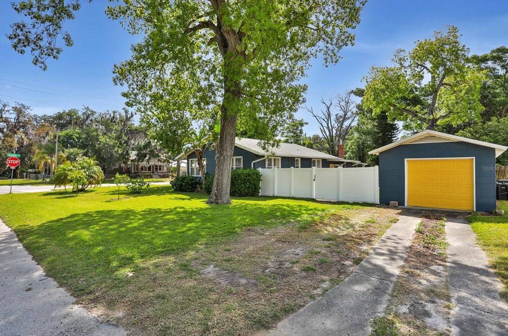 944 Daytona Ave, Daytona Beach, FL 32117-3527