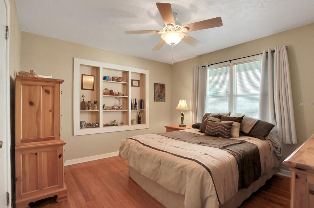 944 Daytona Ave, Daytona Beach FL 32117-3725 exterior