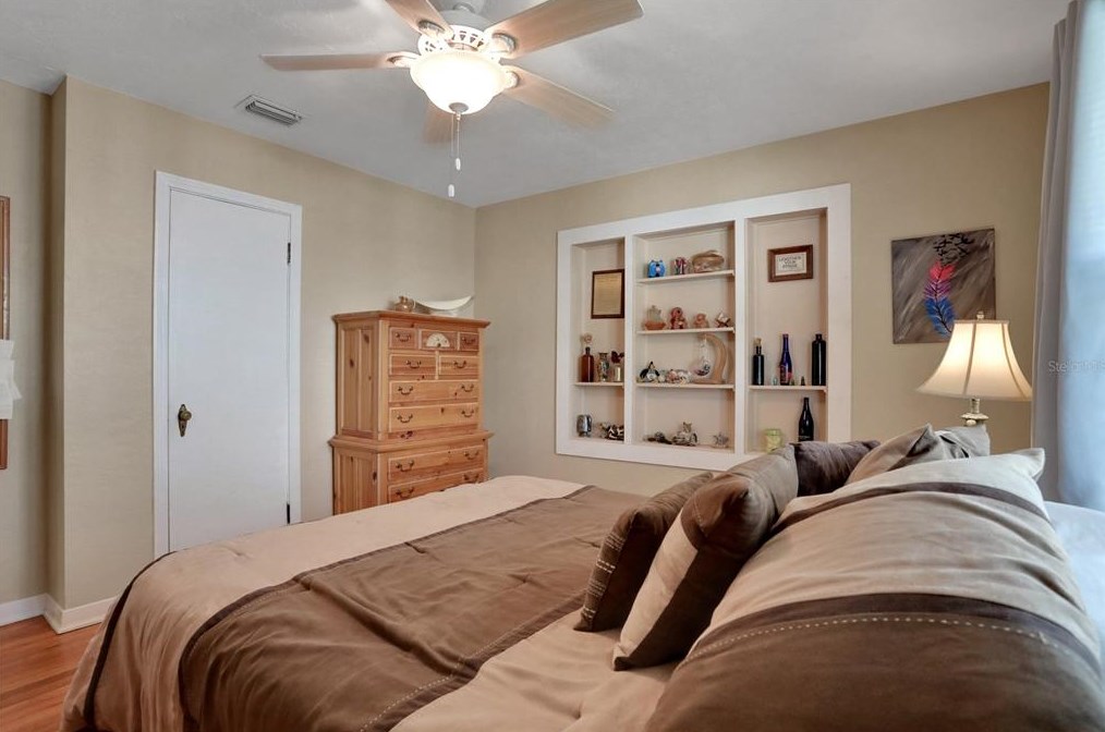 944 Daytona Ave, Daytona Beach FL 32117-3725 exterior