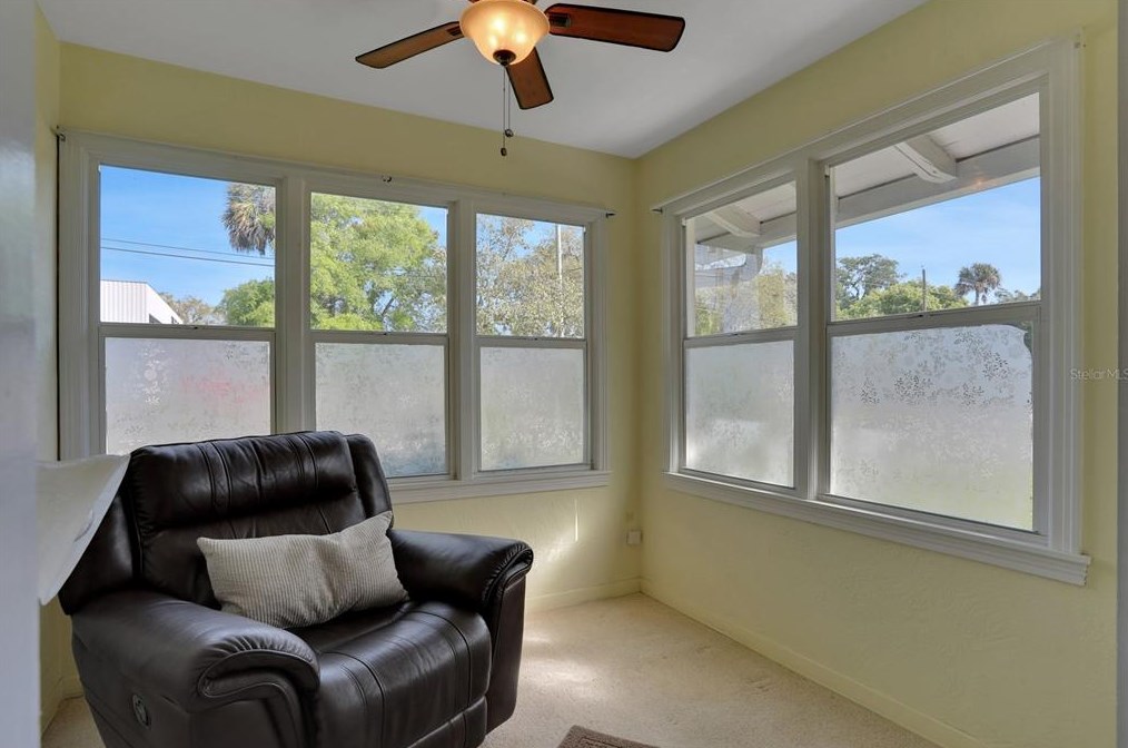 944 Daytona Ave, Daytona Beach FL 32117-3725 exterior