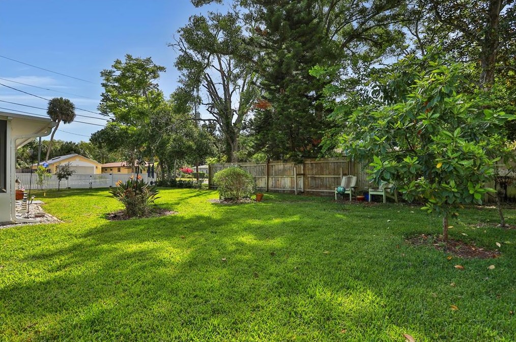 944 Daytona Ave, Daytona Beach FL 32117-3725 exterior