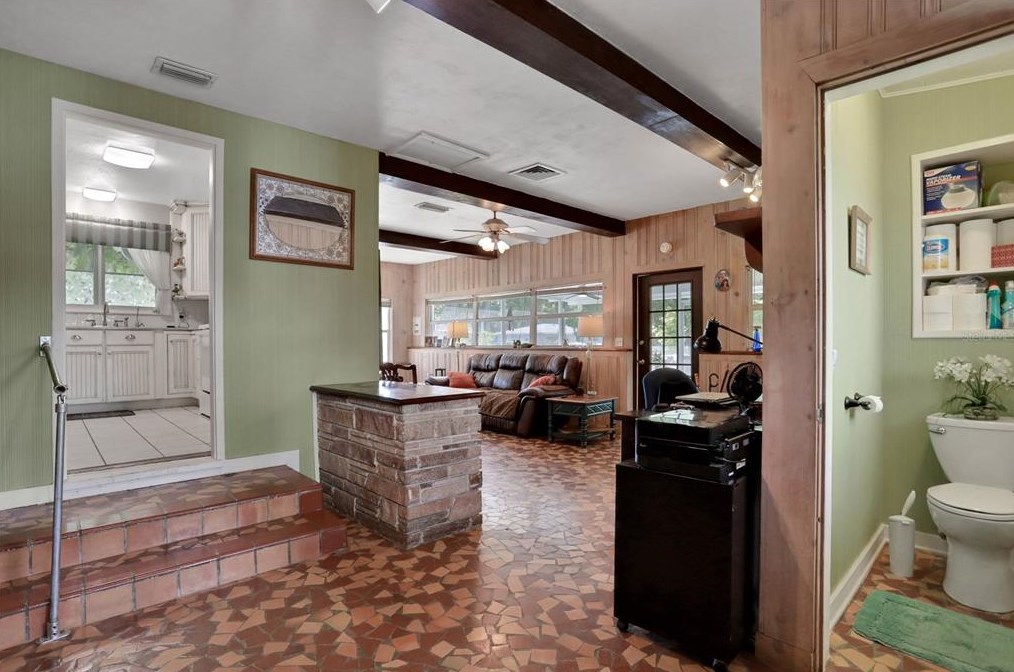 944 Daytona Ave, Daytona Beach FL 32117-3725 exterior