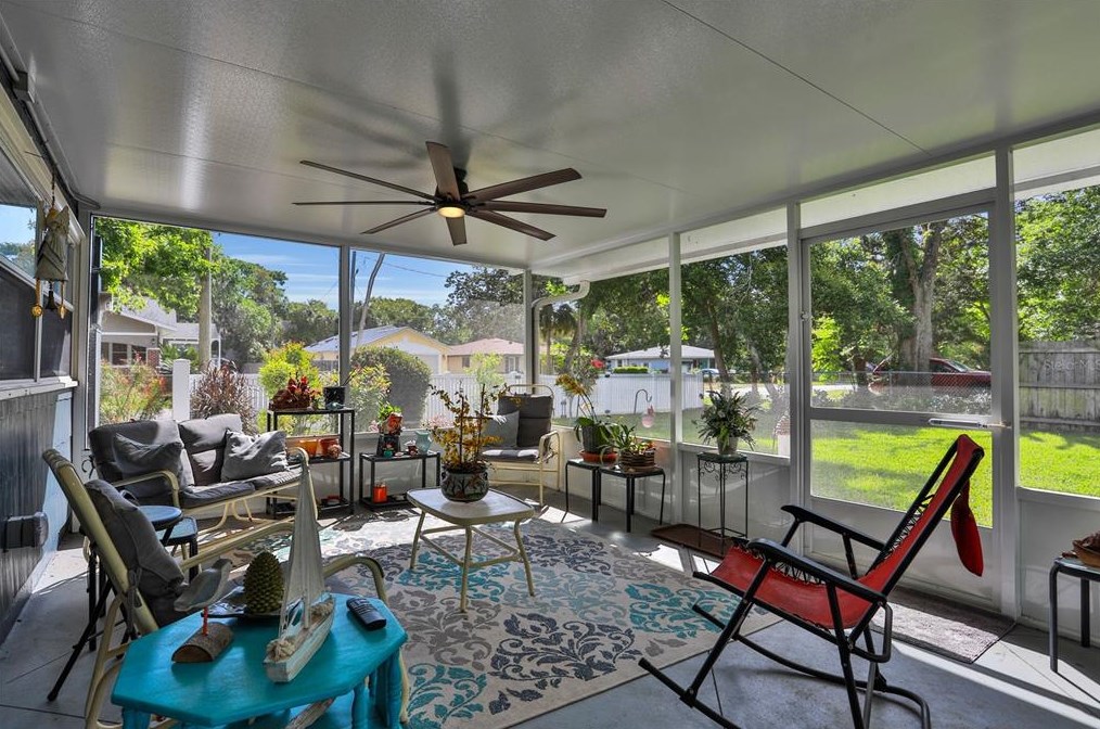 944 Daytona Ave, Daytona Beach FL 32117-3725 exterior