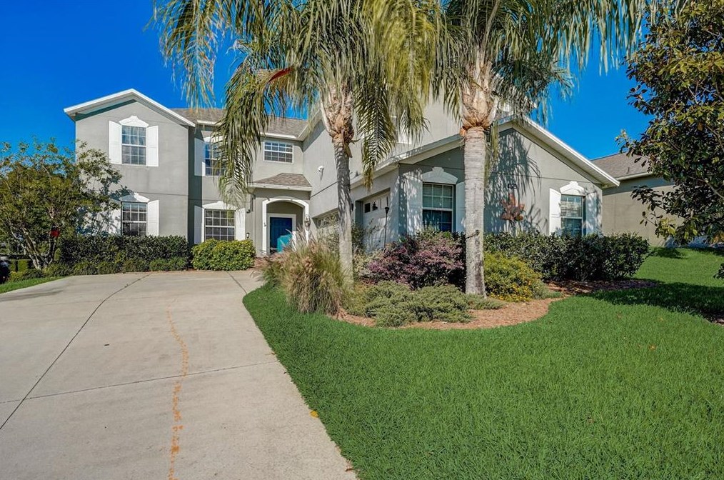 4752 Coppola Dr, Mount Dora, FL 32757-8069