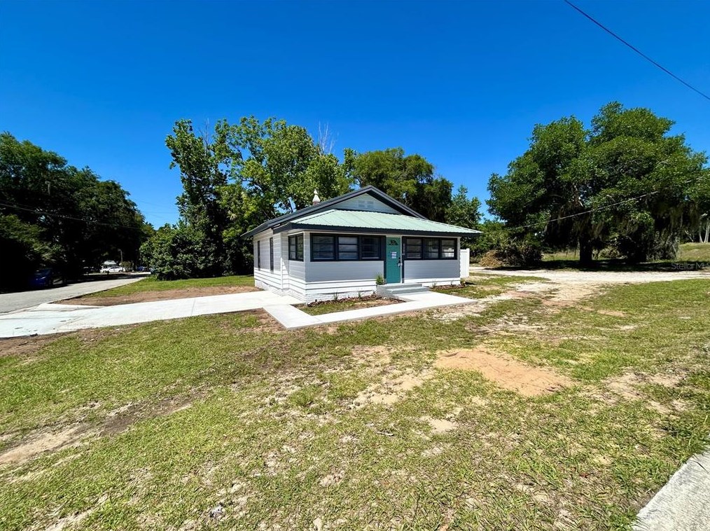 2225 Orange Ave, Eustis, FL 32726-4406