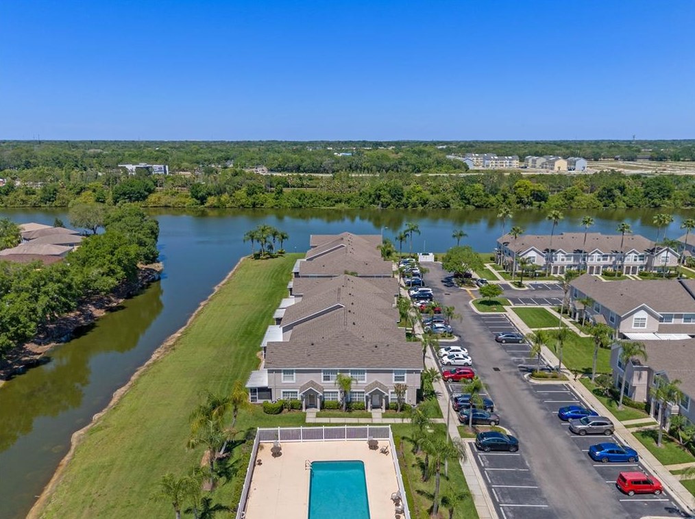 323 Kensington Lake Cir, Brandon FL  33511-3871 exterior