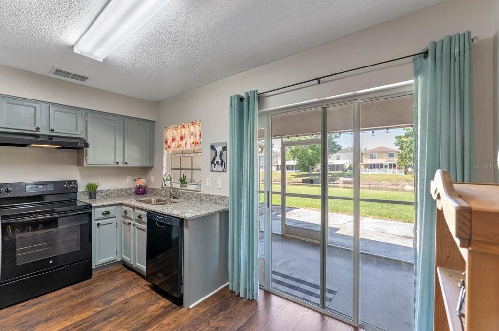 323 Kensington Lake Cir, Brandon FL  33511-3871 exterior