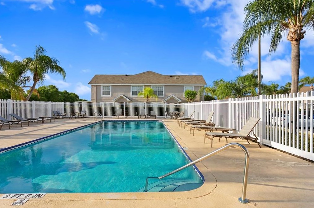 323 Kensington Lake Cir, Brandon FL  33511-3871 exterior