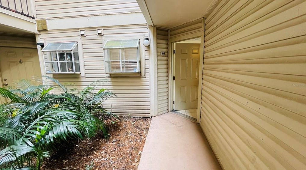 1932 Lake Atriums Cir, Orlando, FL 32839-5318